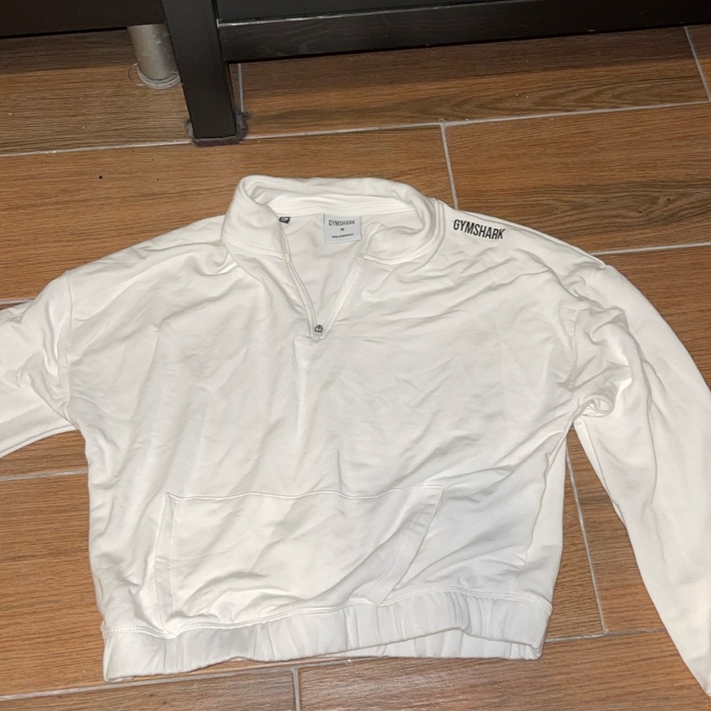 White crop gym shark long sleeve